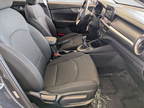 Used 2020 Kia Forte Sedan FWD image 25