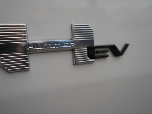 Used 2025 GMC Hummer EV 3X AWD/4WD image 27