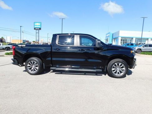 Used 2020 Chevrolet Silverado 1500 RST w/ RST Value Package AWD/4WD image 2