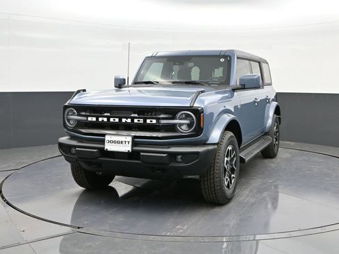 New 2025 Ford Bronco Outer Banks image 9