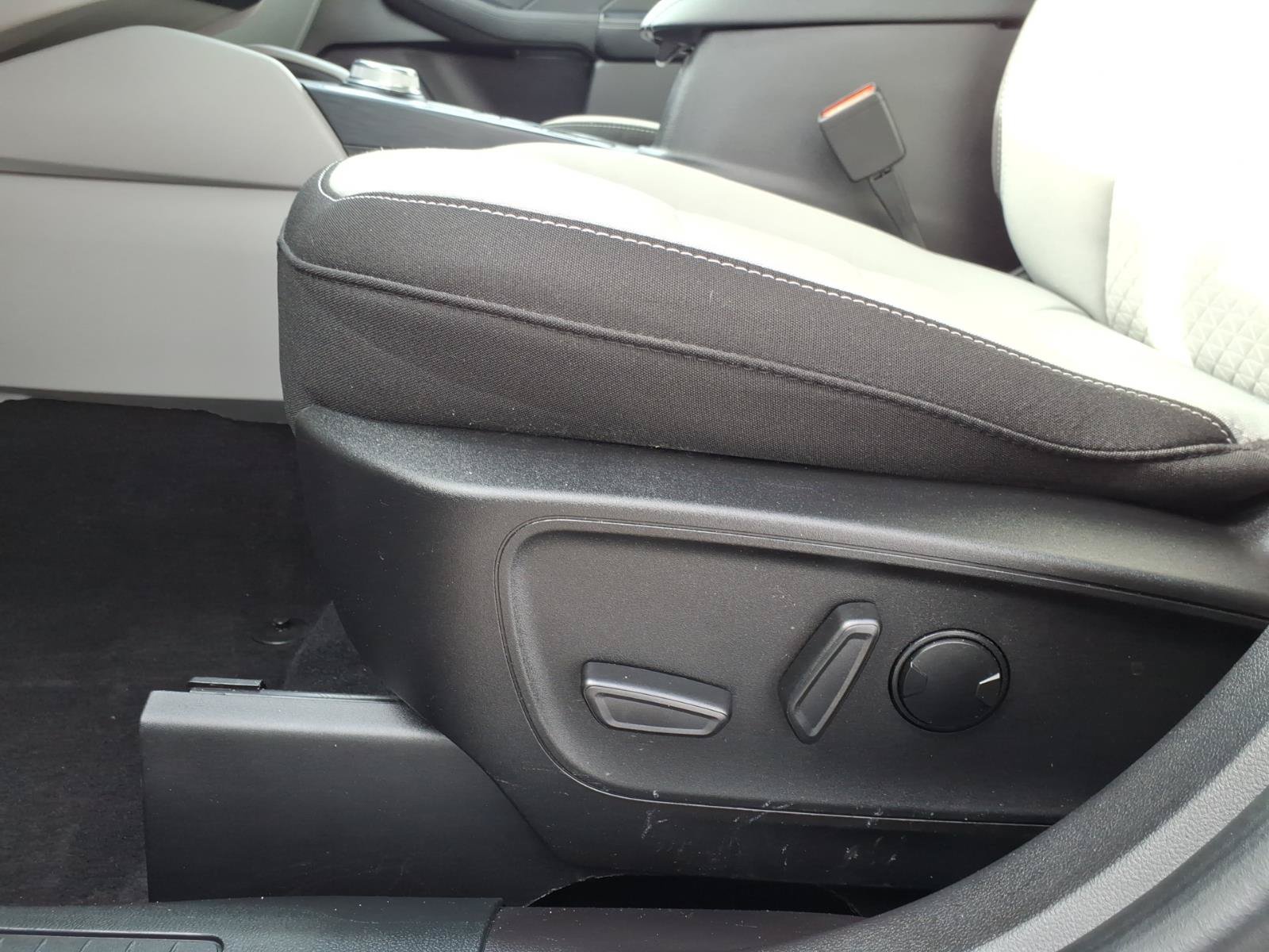 Certified 2023 Ford Escape Active AWD/4WD image 15
