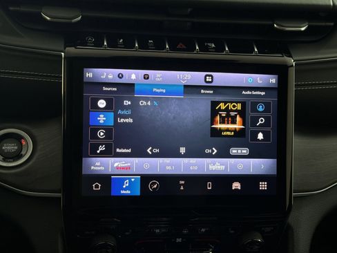 Used 2023 Jeep Grand Cherokee L Overland image 18