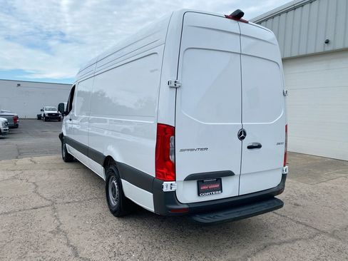 Used 2025 Mercedes-Benz Sprinter 2500 image 6