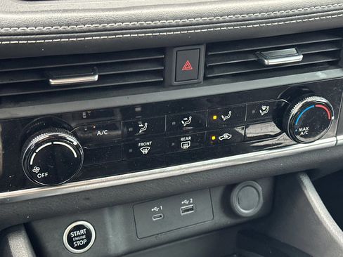 Used 2023 Nissan Rogue S image 20