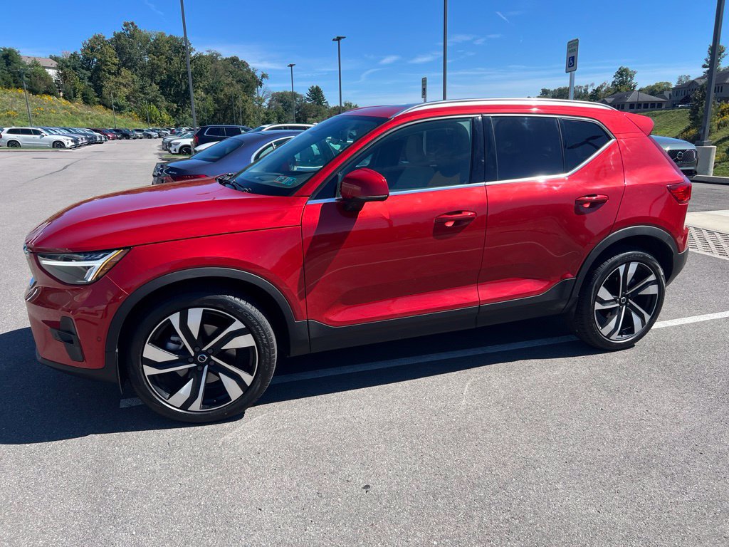Used 2025 Volvo XC40 B5 Plus w/ Climate Package AWD/4WD image 7