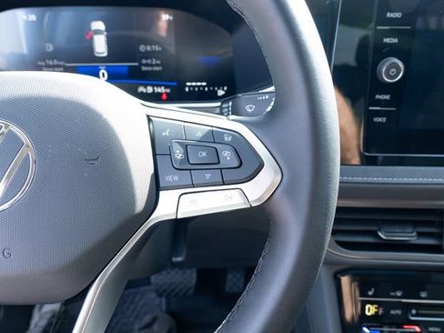 New 2026 Volkswagen Taos SE image 24