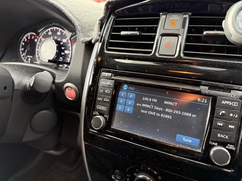 Used 2015 Nissan Versa Note SL 4dr Hatchback (midyear rele image 16