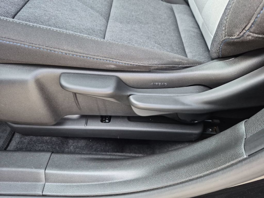 Certified 2024 Chevrolet Trax LS FWD image 12