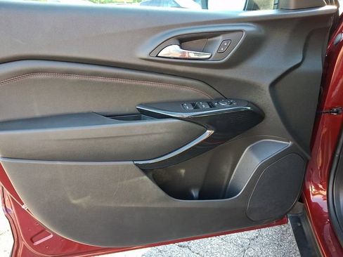 Certified 2024 Chevrolet Trax RS w/ Sunroof Package FWD image 13