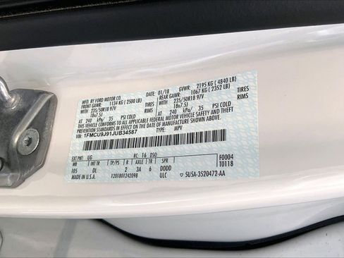 Used 2018 Ford Escape Titanium w/ Ford Safe & Smart Package AWD/4WD image 8