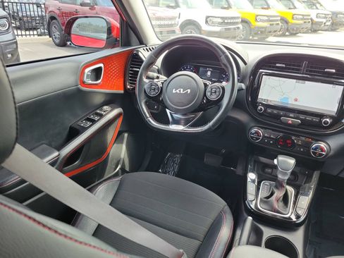 Used 2022 Kia Soul Turbo FWD image 12