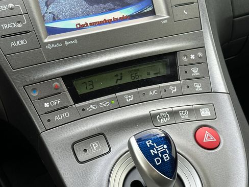 Used 2015 Toyota Prius Plug-In Hybrid image 20