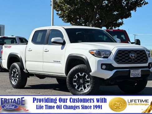 Used 2023 Toyota Tacoma 4x4 Double Cab image 2