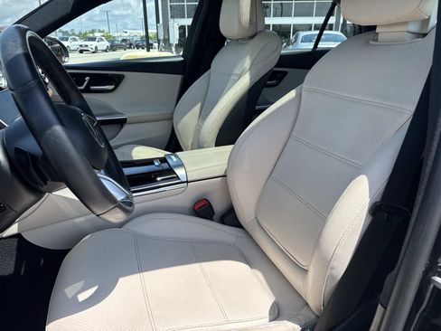 Used 2022 Mercedes-Benz C 300 Sedan image 16