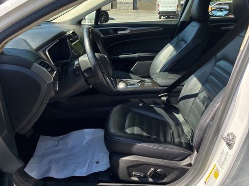 Used 2018 Ford Fusion SE w/ Equipment Group 602A FWD image 13