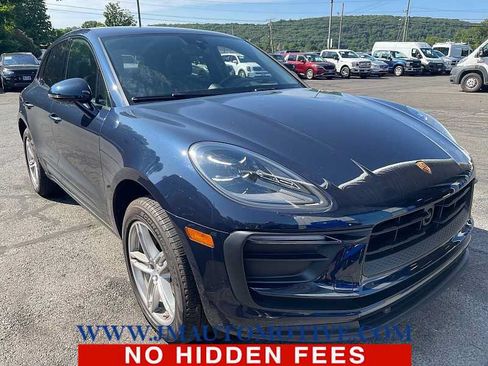 Used 2023 Porsche Macan AWD/4WD image 6