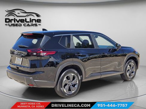 Used 2025 Nissan Rogue SV image 6