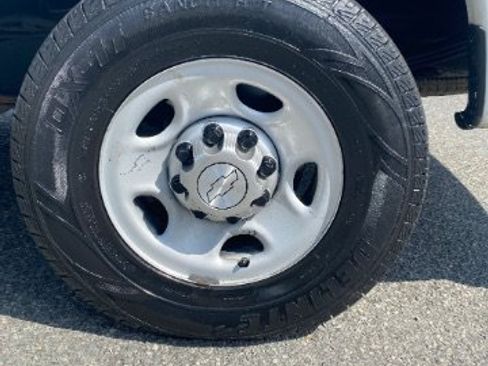 Used 2014 Chevrolet Express 2500 RWD image 21