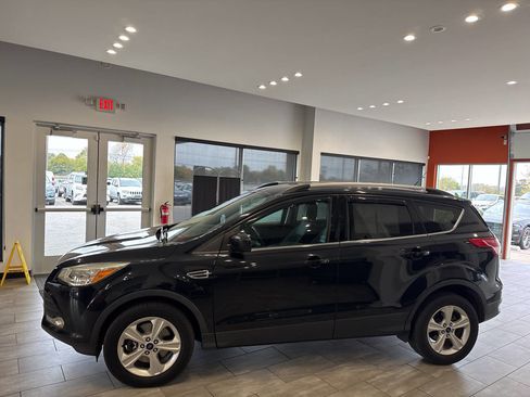 Used 2015 Ford Escape SE w/ Equipment Group 201A image 10