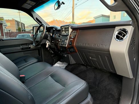 Used 2016 Ford F250 Lariat w/ Chrome Package AWD/4WD image 19