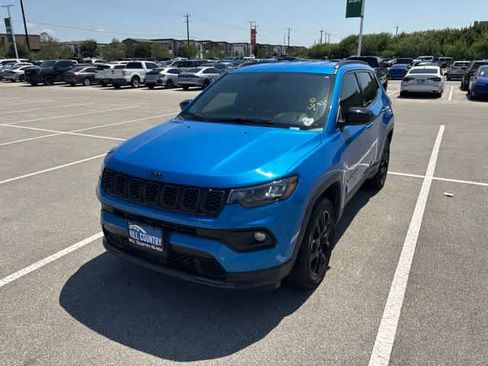 Used 2026 Jeep Compass Latitude AWD/4WD image 1