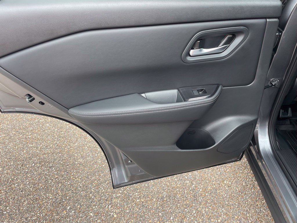 Certified 2026 Nissan Rogue SV FWD image 24
