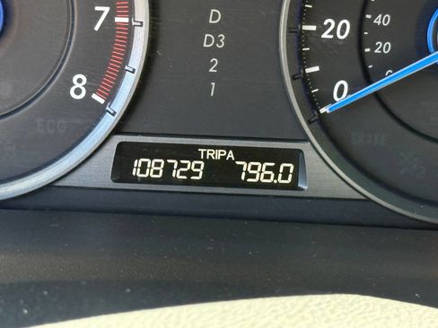 Used 2010 Honda Crosstour EX image 10