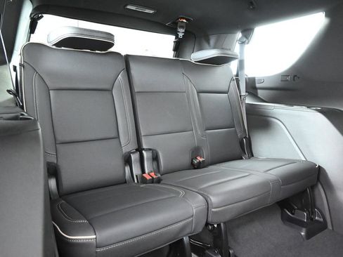 Used 2023 Chevrolet Tahoe Premier w/ Premium Package 2 AWD/4WD image 16