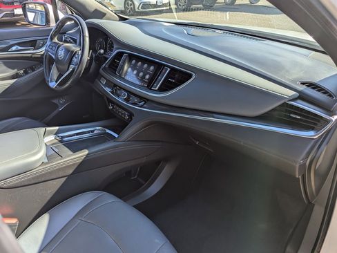 Used 2022 Buick Enclave Premium image 42