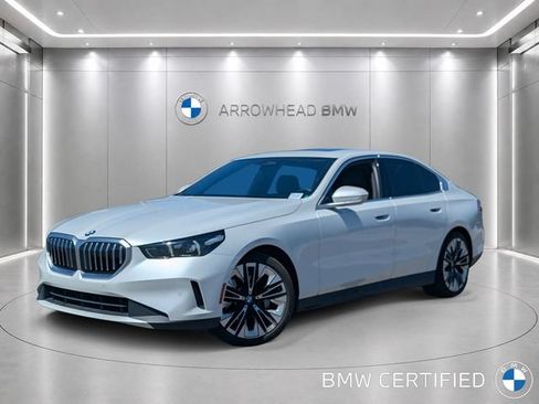 Used 2025 BMW 530i xDrive AWD/4WD image 1