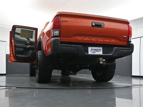 Used 2017 Toyota Tacoma TRD Off-Road w/ Tow Package (A/T) image 34