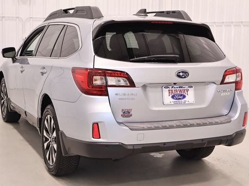 Used 2017 Subaru Outback 2.5i Limited AWD/4WD image 6