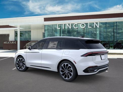 New 2026 Lincoln Nautilus Reserve image 4