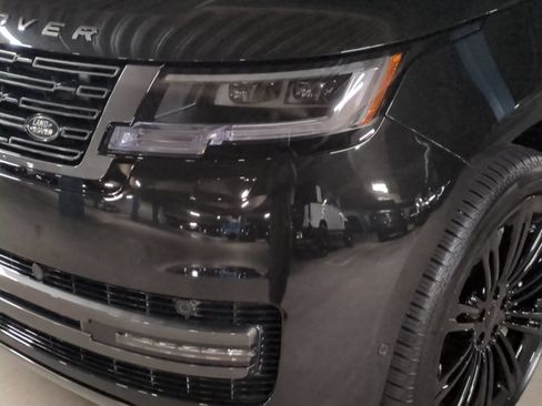 New 2026 Land Rover Range Rover Long Wheelbase SE AWD/4WD image 10