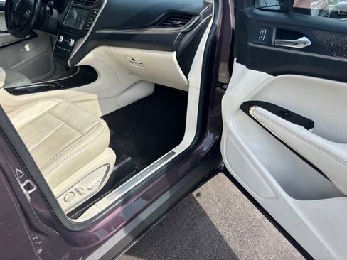 Used 2019 Lincoln MKC Black Label AWD/4WD image 19