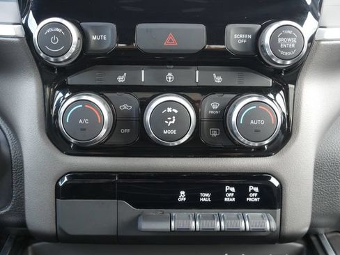 Used 2022 RAM 1500 Big Horn AWD/4WD image 24