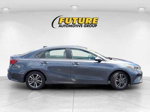 Used 2023 Kia Forte LXS image 9