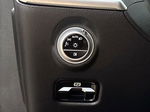 Used 2023 Mercedes-Benz C 300 Sedan image 25