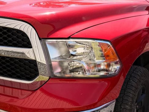 Used 2019 RAM 1500 Classic SLT AWD/4WD image 4