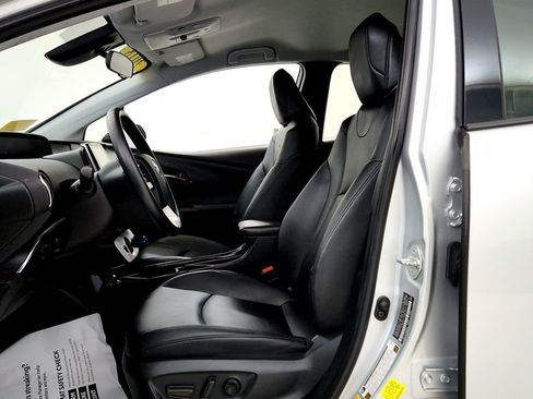 Certified 2018 Toyota Prius Prime Premium FWD image 25