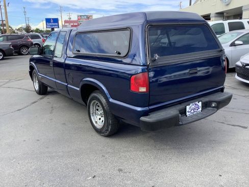 Used 2002 Chevrolet S10 Pickup 2WD Extended Cab w/ Preferred Equipment Group image 8
