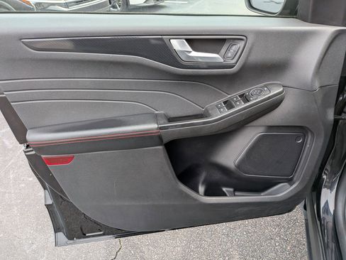 Used 2025 Ford Escape ST-Line FWD image 11