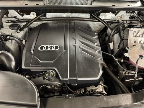 Used 2023 Audi Q5 2.0T Prestige w/ Prestige Package image 9