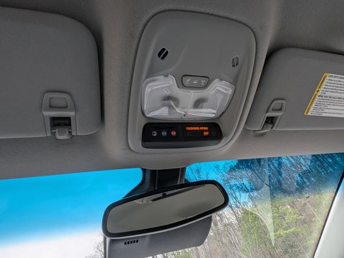 Used 2020 Chevrolet Bolt LT image 28