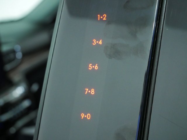 Used 2023 Ford Explorer Limited w/ Limited Technology Package AWD/4WD image 21