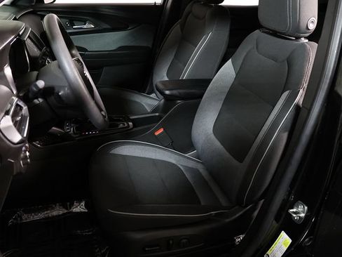 Used 2023 Chevrolet TrailBlazer LT FWD image 4