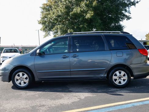 Used 2009 Toyota Sienna LE image 2