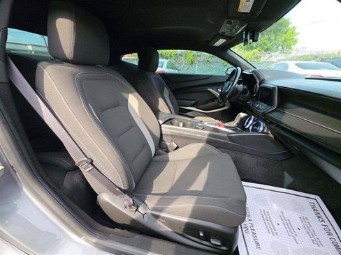 Used 2020 Chevrolet Camaro LT RWD image 8