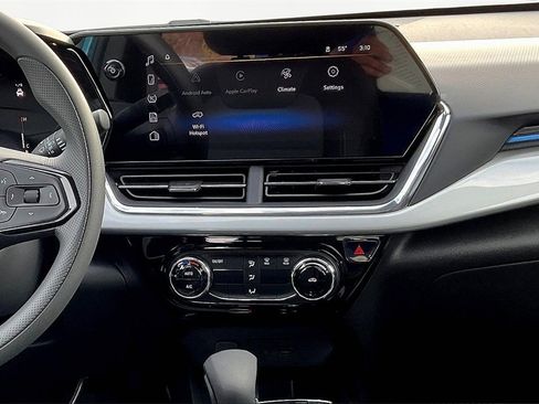 New 2026 Chevrolet Trax LT image 7