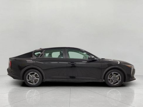 Used 2025 Kia K4 FWD image 11